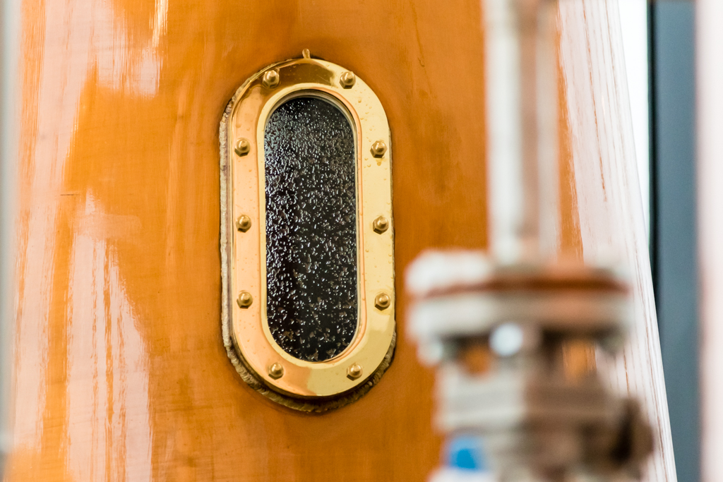 Focused shot of distillation occurring through still window 